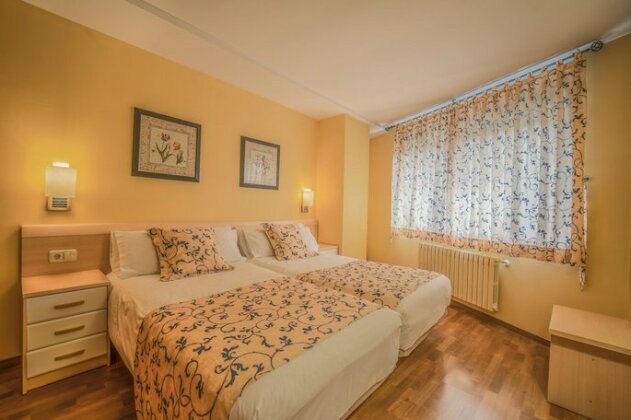 Apartaments Del Meligar - Photo2