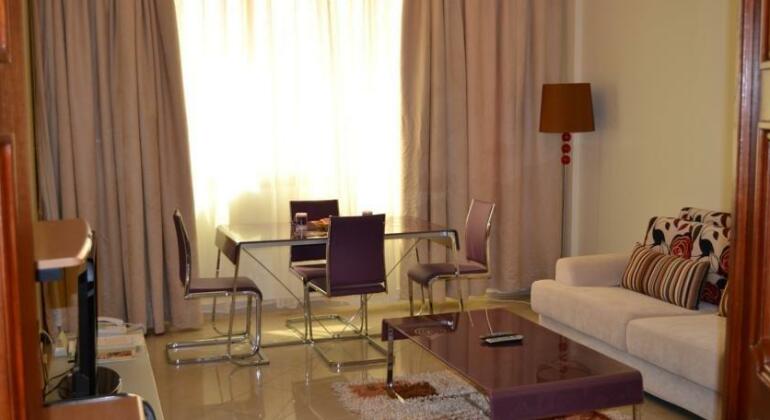 Abu Dhabi Plaza Hotel Apartments - Photo3