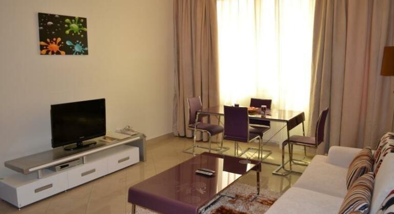 Abu Dhabi Plaza Hotel Apartments - Photo5