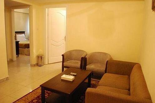 Liwa Hotel Apartments - Photo4