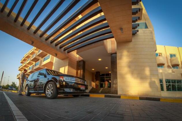 Millennium Central Mafraq Hotel - Photo4
