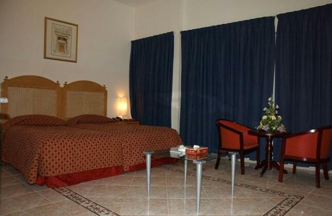 Ramee Guestline Hotel Apartments1 Abu Dhabi - Photo3