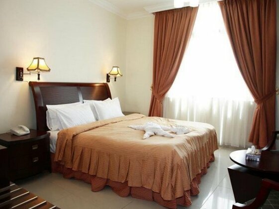Crown Palace Hotel & Suites - Photo3
