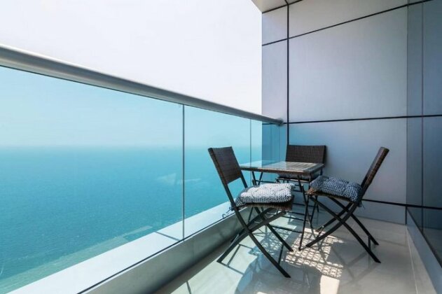 Top Floor Luxury 2BR Beach Apartment with Full Sea View - Photo2