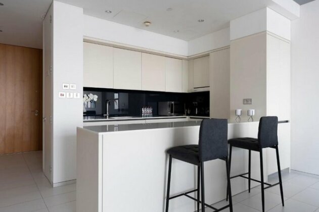 2br Apartment At Index Tower - Guestready - Photo4