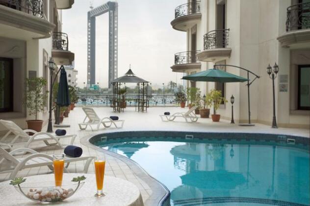 Al Waleed Palace Hotel Apartments Oud Metha - Photo3