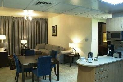 Avari Hotel Apartments Al Barsha - Photo4
