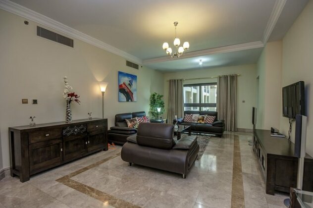 Beachfront Two Bedrooms on Palm Jumeirah by Deluxe Holiday Homes - Photo5