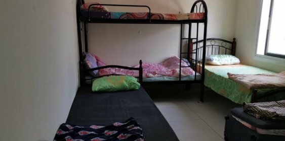 Bed Space For Females Near Metro Station