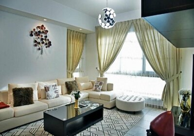 Breathtaking Spectacular 2 BR Apartment in Palm Jumeirah