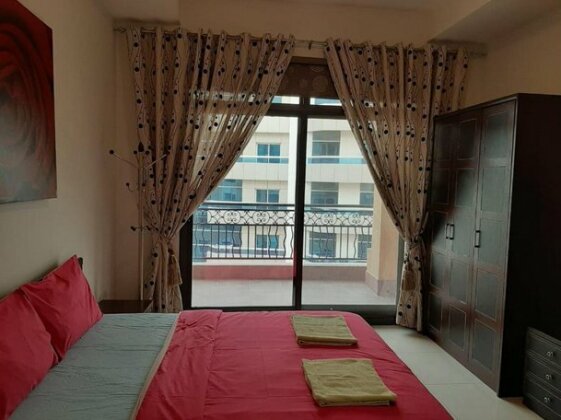 Comfortable 1 Bedroom Apartment with balcony - Photo3