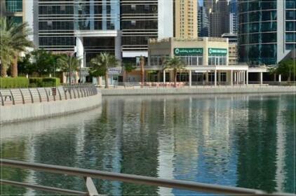 Dubai Apartments - Jumeirah Lake Towers - Goldcrest