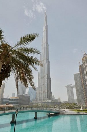 Fantastay Exotic 3 Bdr Duplex Villa with Fountain Views in Downtown Dubai