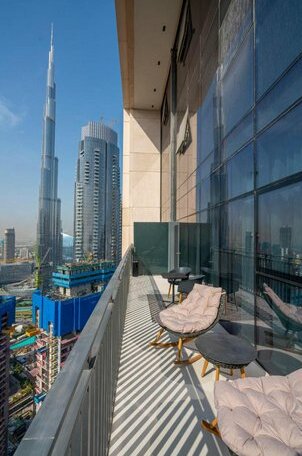 Fantastay Spacious 3 BDR plus maids with Burj Khalifa View