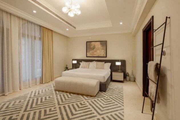 Fantastay Villa with Private Beach - Palm Jumeirah - Photo3