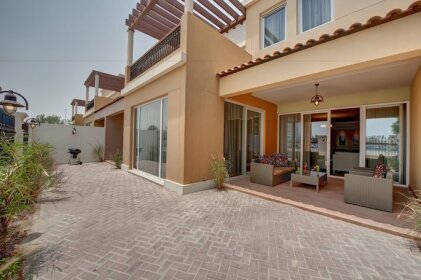 J5 Villas Holiday Homes Barsha Gardens