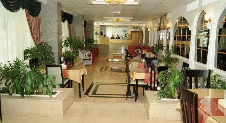 Liwa Plaza Hotel Apartments - Photo4