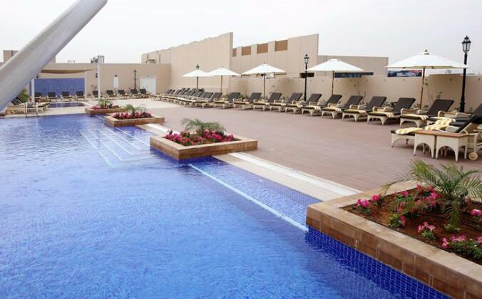 Metropolitan Hotel Dubai - Photo4