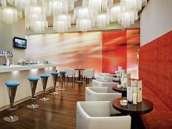 Novotel Suites Dubai Mall of the Emirates - Photo2