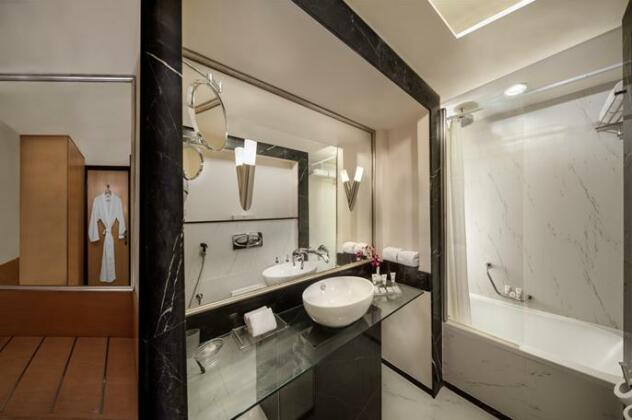 Savoy Suites Hotel Apartment Dubai - Photo4