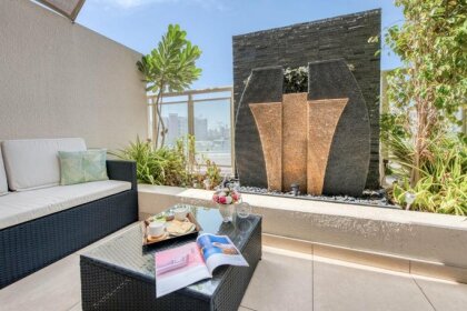 Spacious luxurious yet cozy 3BR with huge private terrace in Dubai