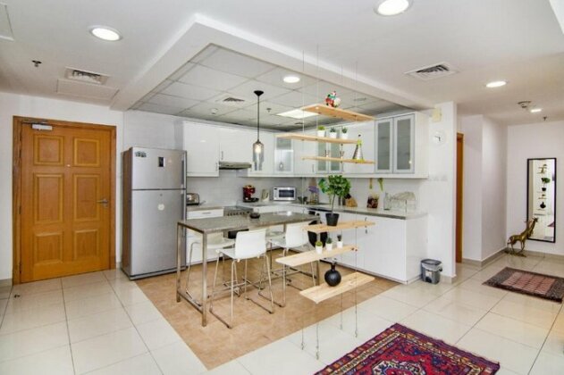Three Bedroom Apartment in Armada 1 JLT by Deluxe Holiday Homes - Photo2