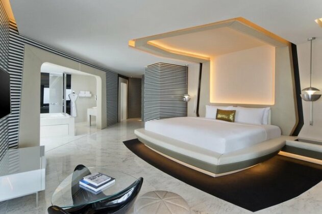 V Hotel Dubai Curio Collection by Hilton - Photo3