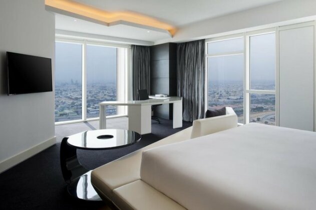 V Hotel Dubai Curio Collection by Hilton - Photo4
