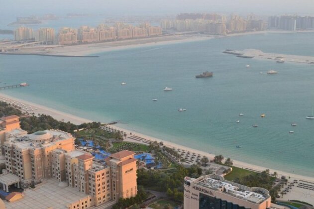 Vacation Bay-Clubber's Paradise Dubai Marina