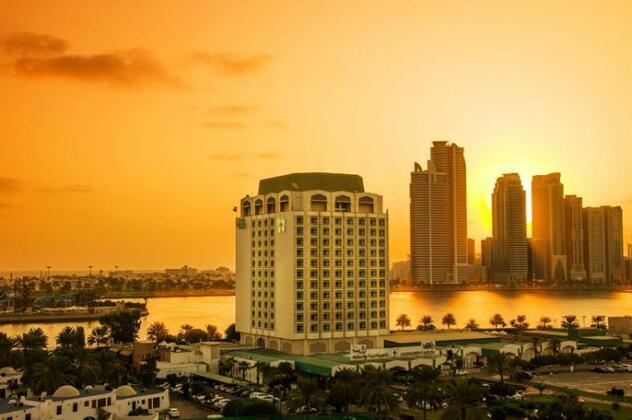 Hotel Holiday International Sharjah - Photo4