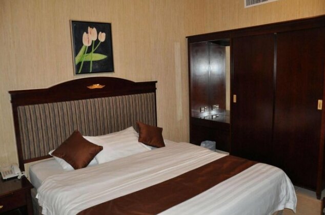 Pan Gulf Hotel Suites - Photo2