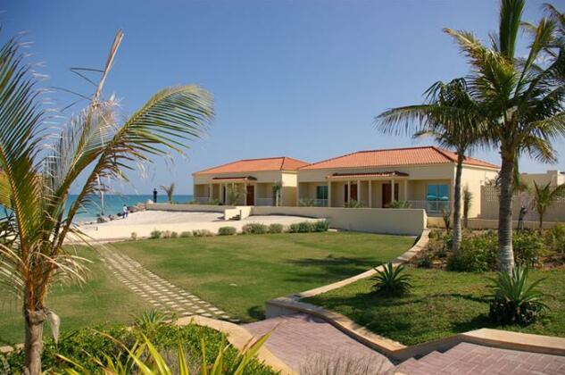 Umm Al Quwain Beach Hotel - Photo4