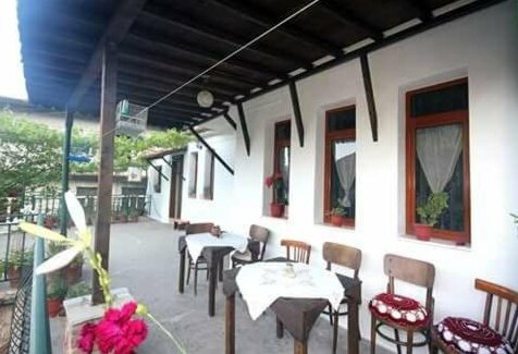 Guest House Baba Lluka - Photo2