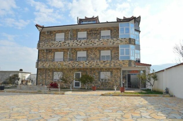 Hotel and Camping Simeone - Photo2