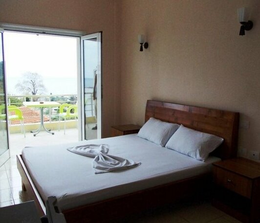 Oasis Drymades Hotel - Photo2