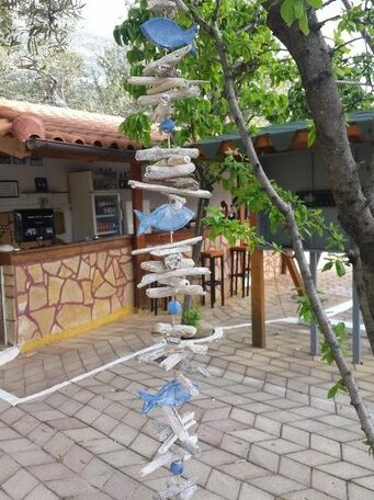 Yard Paradise Hotel