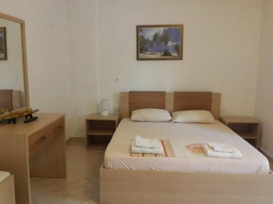 Yard Paradise Hotel - Photo4