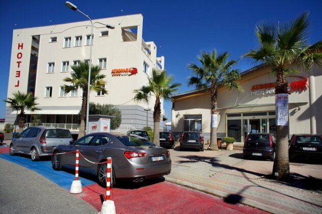 Aragosta Hotel & Restaurant - Photo2
