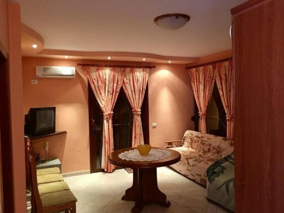 Beach House- Durres- AL - Photo2