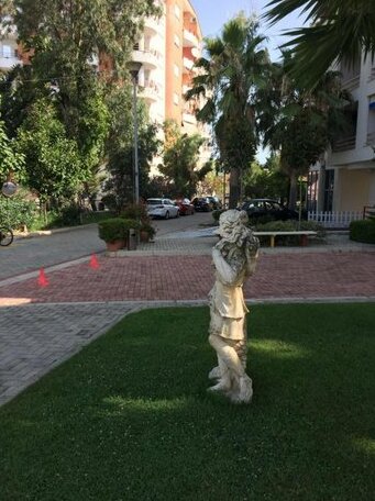 Flowers Apartment Durres - Photo2