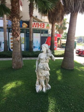 Flowers Apartment Durres - Photo4