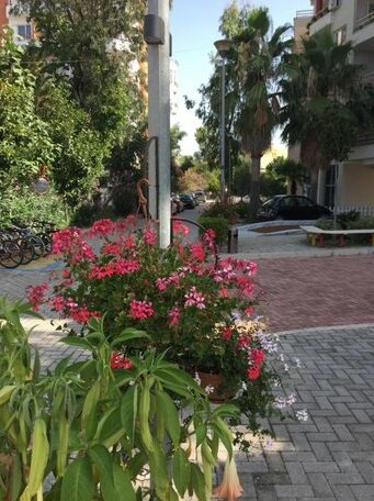 Flowers Apartment Durres - Photo5