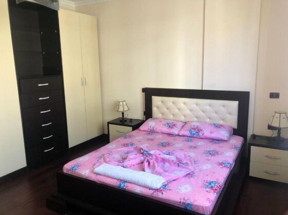  Photo 2