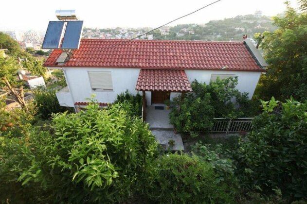 Green Home Apartment