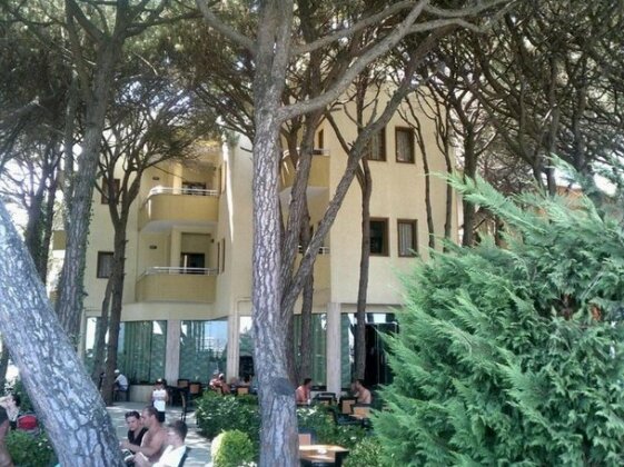 Hotel Kastrati - Photo2