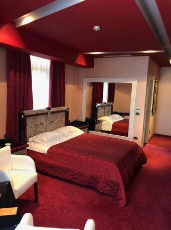 Grand Hotel Petrol - Photo4