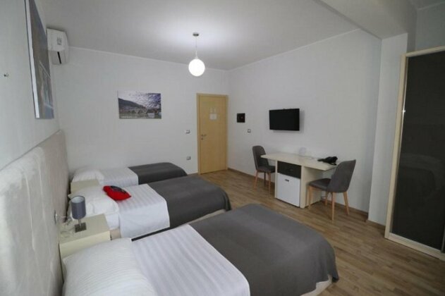 Hotel Aulona Fier - Photo4
