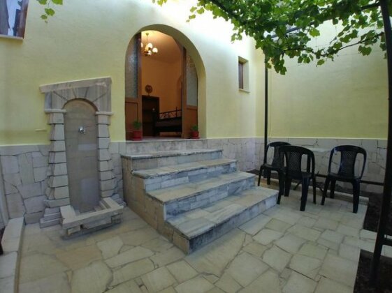Guest House Urat - Photo2
