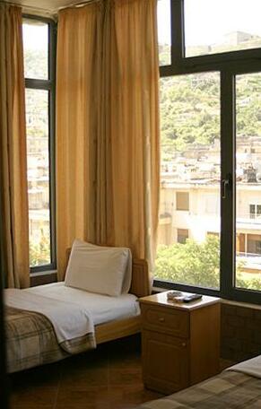 Hotel The First - Photo3