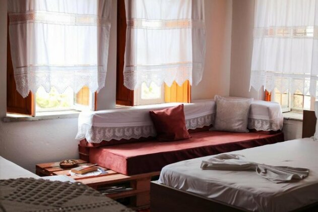 Lori's traditional house - Photo5